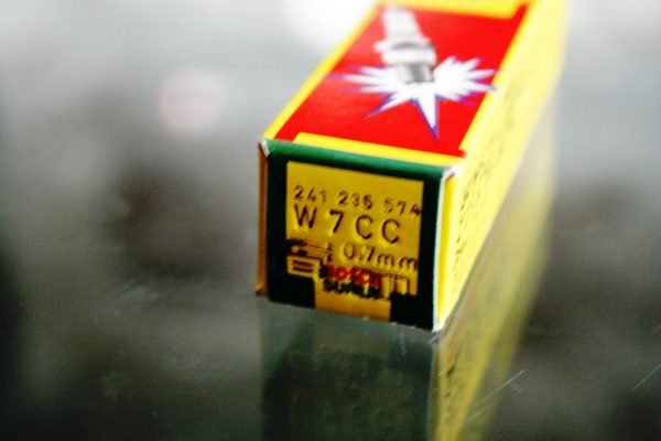 BOSCH W 7CC Zündkerze (NOS)