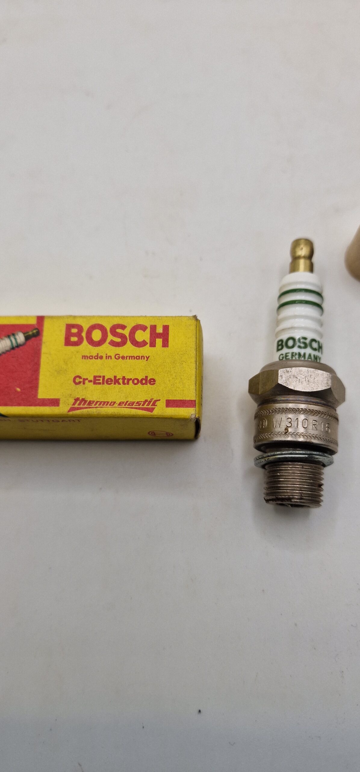 Original Bosch W310 R16 - Rennzündkerze – Bild 3